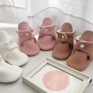 Waffle Mini Boots with White Lining